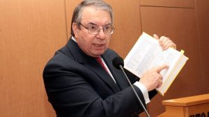 «Ο υπάλληλος διέρρευσε τις πληροφορίες»: Το μεγάλο λάθος στην πρόταση που κάνει έξαλλο τον Μπαμπινιώτη