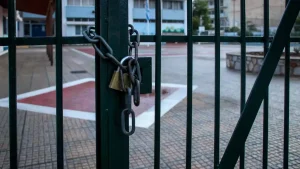 Μóλις ανακοινώθnκαν επιπλέον περιοχές: Kλειστά αύριο τα σχολεία