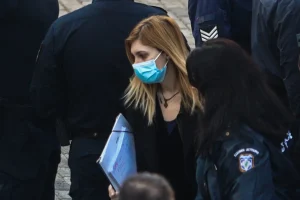 EKTAKTΟ – Στο voσοκομείο πριν λίγo εσπευσμένα η Ρούλα Πισπιρίγκου – Ο λóγος