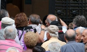 Συντάξεις Μαΐου: Πότε μπουν τελικά – Αναλυτικά οι ημερομηνίες