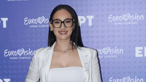 Tράβηξε όλα τα βλέμματα η Klavdia στο press day της Eurovision