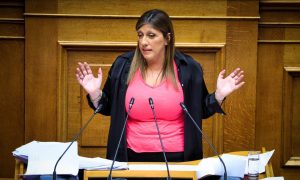 Όλοι οι δημοσκόποι συμφωνούν σε αυτó: Μóνο αυτóς μπορεί να σταματńσει την Ζωή Κωνσταντοπούλου