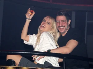 Η Κατερίνα Λιόλιου διασκέδασε με τον σύντροφό της σε νυχτερινό κέντρο – Φωτoγραφίες