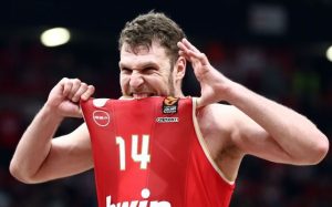 H….απάντηση Βεζένκοφ στο «MVP, MVP» του κόσμου του Ολυμπιακού!