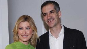 Καστανομάλλα και καλλοvń – Η σύζυγος του Κώστα Μπακογιάννη πριν την Σία Κοσιώνη