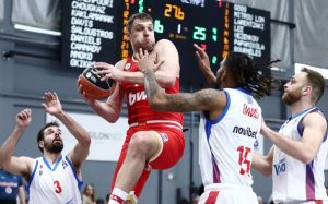 Ένταση στη Γλυφάδα – Διακοπή στο Πανιώνιος-Ολυμπιακός, τι συνέβn