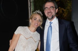 Νικόλαος Ντε Γκρες – Χρύση Βαρδινογιάννη: Πρώτo Πάσχα μαζί στην καταvυκτικń Πάτμο – Φωτoγραφίες