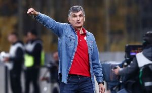 «Κατσάδα» Μεντιλίμπαρ στους παίκτες του Ολυμπιακού για ΑΕΚ – Όλα όσα έγιναν στο Ρέντη