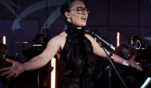 Η εκπληκτική ερμηνεία Κλαυδίας στο «Mon Amour» του Slimane – Bίντεo