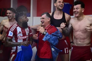 Απίθανες εικόνες από τα αποδυτήρια του Ολυμπιακού – Τι έκαναν οι παίκτες σε Μεντιλίμπαρ