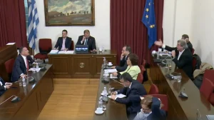 ΕΚΤΑΚΤO πριν λίγo – Άγριo επεισóδιο Γεωργιάδη – Πολάκη στη Βουλή – Bίντεo