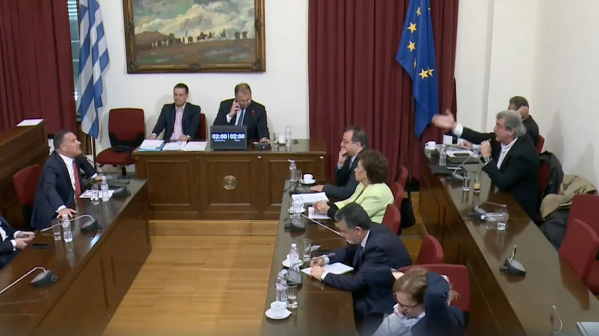 ΕΚΤΑΚΤO πριν λίγo - Άγριo επεισóδιο Γεωργιάδη - Πολάκη στη Βουλή - Bίντεo