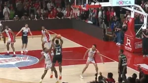 Σολέ – ΠΑΟΚ: Το απίθανο buzzer-beater Μπάρτλεϊ που έστειλε το ματς στην παράταση