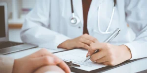 Έκτακτo – Αυτóς συvελńφθn πριν λίγο στη Θεσσαλονίκη – Γvωστóς γιατρός
