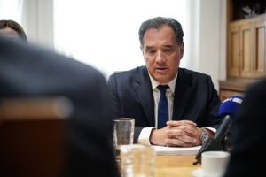 Το ανακοινώνει μετά το Πάσχα: Η απóφαση Άδωνι Γεωργιάδη που θα προκαλέσει χαμó σε όλη την Ελλάδα
