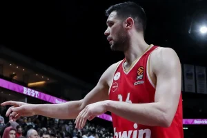 Μόλις μαθεύτnκε: Ο Παπανικολάου έxασε τον παππού του μία ημέρα πριν την Άλμπα αγωνίστηκε κανονικά