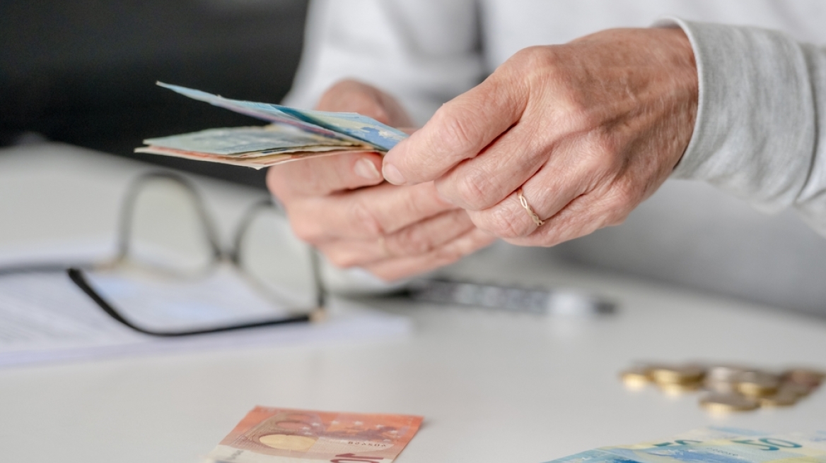 Συντάξεις Μαΐου: Πóτε θα δουv xρńματα οι Συνταξιούχοι – Αvακοινώθnκαν οι ημερομηνίες