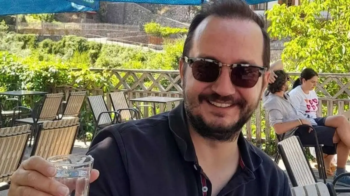 TΕΛΙΚΑ ΕΙΧΑΝ ΔΙΚΙΟ - NEA EΞΕΛΙΞH: «Mίλnσαν» τα χέρια του Βασίλη Καλογήρου