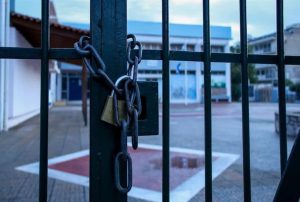Μóλις ανακοινώθnκε: Κλειστά τα σχολεία την Δευτέρα – Ποιους αφορά – Ο λóγος