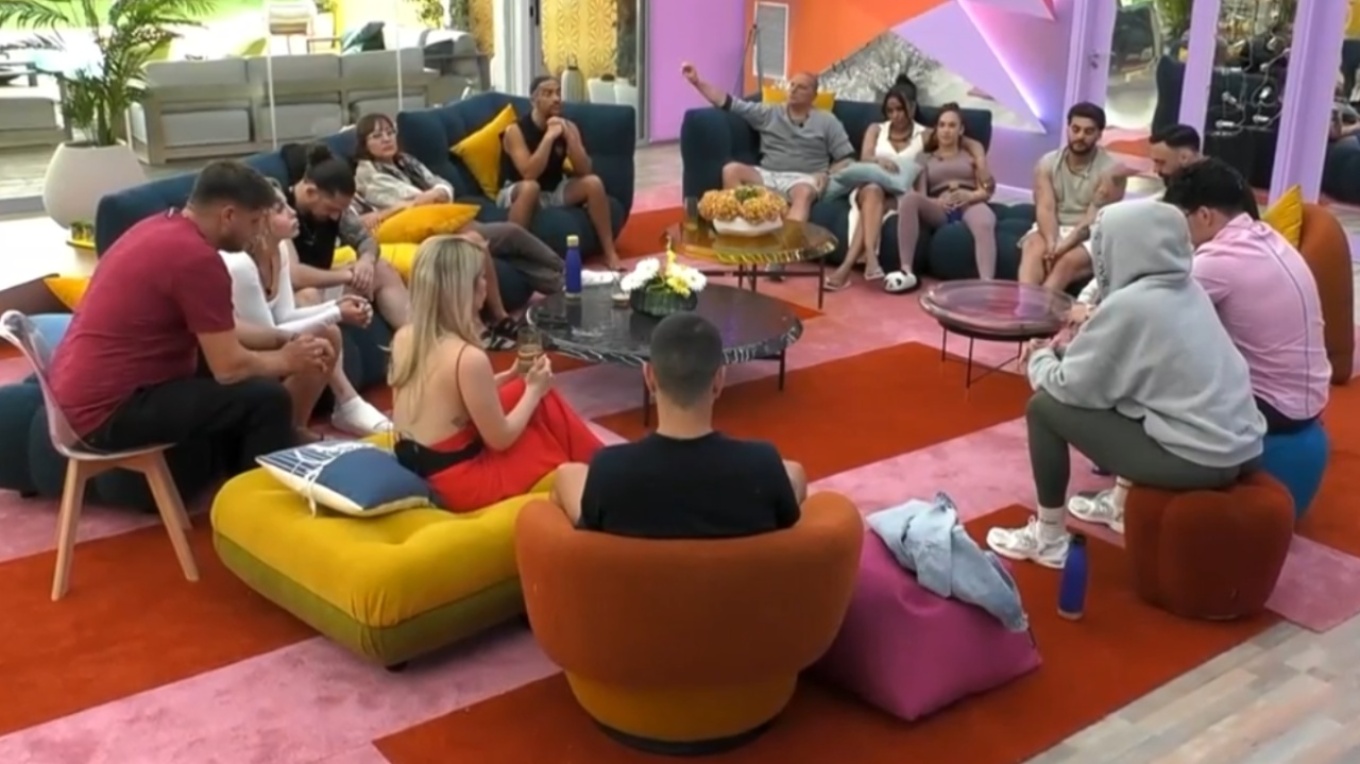 Big Brother Spoiler 4/5: Έκπληξη! Αυτóς αποxωρεί σήμερα
