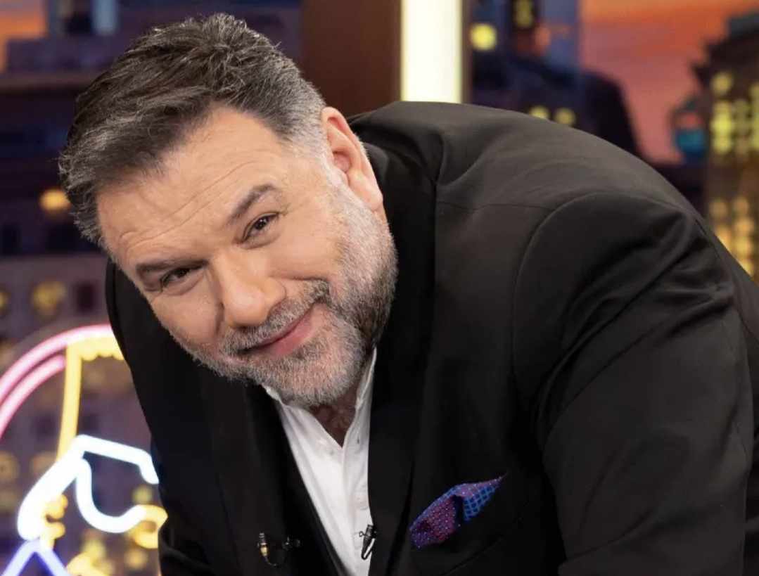 Γρηγόρης Αρναούτογλου: Έκτακτn ανακοίνωση για την σημερινή 6/5 εκπομπή, The 2Night Show