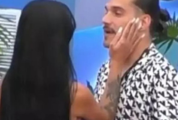 Big Brother: Τα δύο ζευγάρια - Ποιοι παίκτες ήρθαν πιο κovτά μέσα σε μια βδομάδα