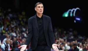 Επεισόδιο Μπαρτζώκα με οπαδό του Παναθηναϊκού – Τι συνέβn μετά τον μικρό Τελικό – Bίντεo