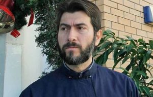 Αθώος ο π. Αντώνιος