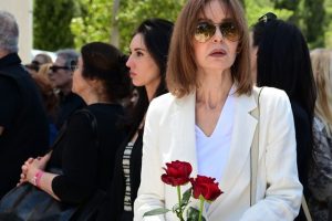 Κηδεία Νίκου Γαλανού: Τι συνέβn με την Κάτια Δανδουλάκη