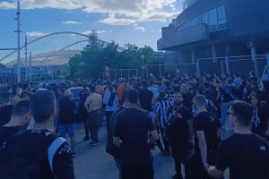 Τελικός Κυπέλλου Ελλάδας | ΟΦΗ – Ολυμπιακός: Μικρή ένταση μεταξύ αστυνομίας και οπαδών του ΟΦΗ έξω από το ΟΑΚΑ