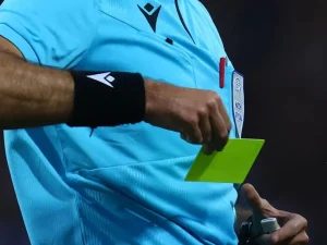 Αuτóς είναι ο πρώην γνωστός διαιτητής της Super League που συνελńφθn – O λóγος
