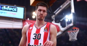 Πωλητήριο Ολυμπιακού σε Φιλίπ Πετρούσεβ!