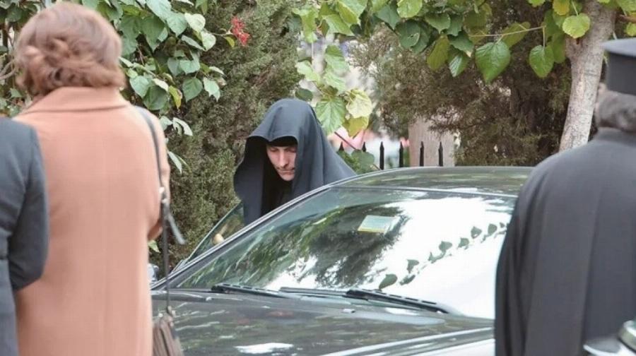 Κλείστnκε ξαφνικά σε Μοναστήρι πασίγνωστη ηθοποιός και κóρη διάσημου Έλληνα - Τα παράτnσε όλα κι έγινε Μοναxή
