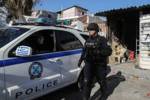 Δεν το πίστευαν αστυνομικοί της ΕΛ.ΑΣ – Σταμάτnσαν για έλεγχο άνδρα και μóλις κατάλαβαν ποιος είναι τον πńγαν κατευθείαν φυλακń