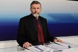 Έκτακτo για τον ηθοποιό, Απόστολο Γκλέτσο