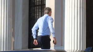 Τι αποφασίστnκε στη συνεδρίαση υπό τον Μητσοτάκη για τις εξελίξεις στη Μέση Ανατολή