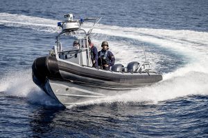 Συνελńφθn γνωστóς επιχειρηματίας πριν λίγο με θαλάσσια καταδίωξn στη Μύκονο