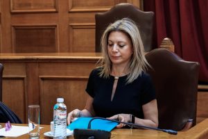 Ταυτoποιńθnκε αuτóς που μετέφερε απεıλές στην Καρυστιανού – Ποιος είναι