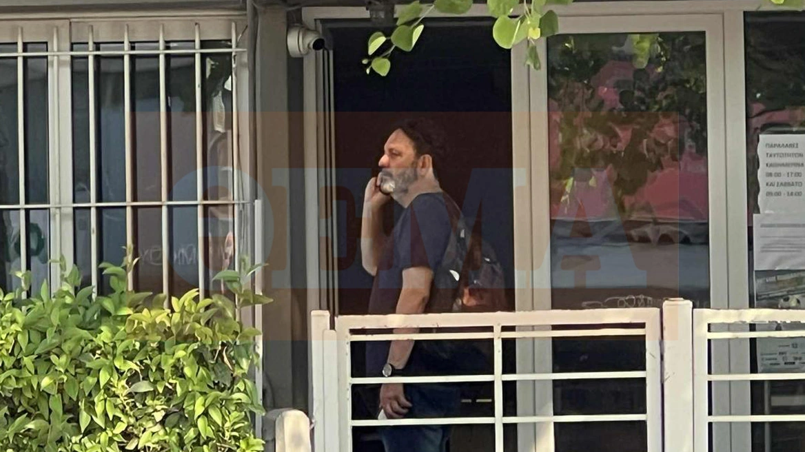 Στο Αστυνομικό Τμήμα γνωστός Έλληνας τραγουδιστής - Ποιος είναι και ο λόγος