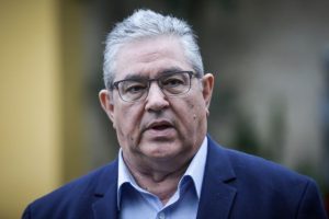 Χαμός στη Βουλή – Επεισόδιο με Κουτσούμπα