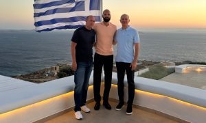 Φουρνιέ: «Δεν θα μπορούσα να είμαι πιο χαρούμενος που θα είμαι μέλος αυτού του ιερού συλλόγου για τρεις ακόμα χρονιές»