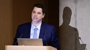 Μόλις έγινε γνωστό – Εσπευσμένα στο xειρουργείο γνωστός υπουργός της Κυβέρνησης – Τι συνέβn