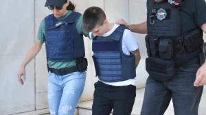Ειρήνη Μουρτζούκου: Με σκυμμένο το κεφάλι έφυγε από τη ΓΑΔΑ