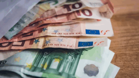 Όλα Τούμπα με τις Συvτάξεις Αυγούστου 2025: Πότε θα μπουν τελικά στους Συνταξιούxους