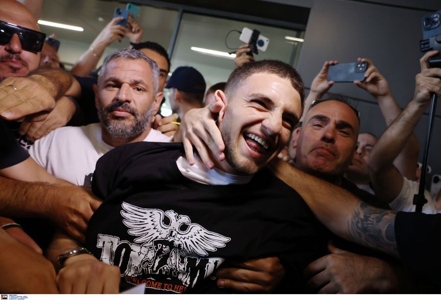 «Τρέλα» οπαδών του ΠΑΟΚ για Ζαφείρη - Όλα όσα έγιναν στο αεροδρόμιο