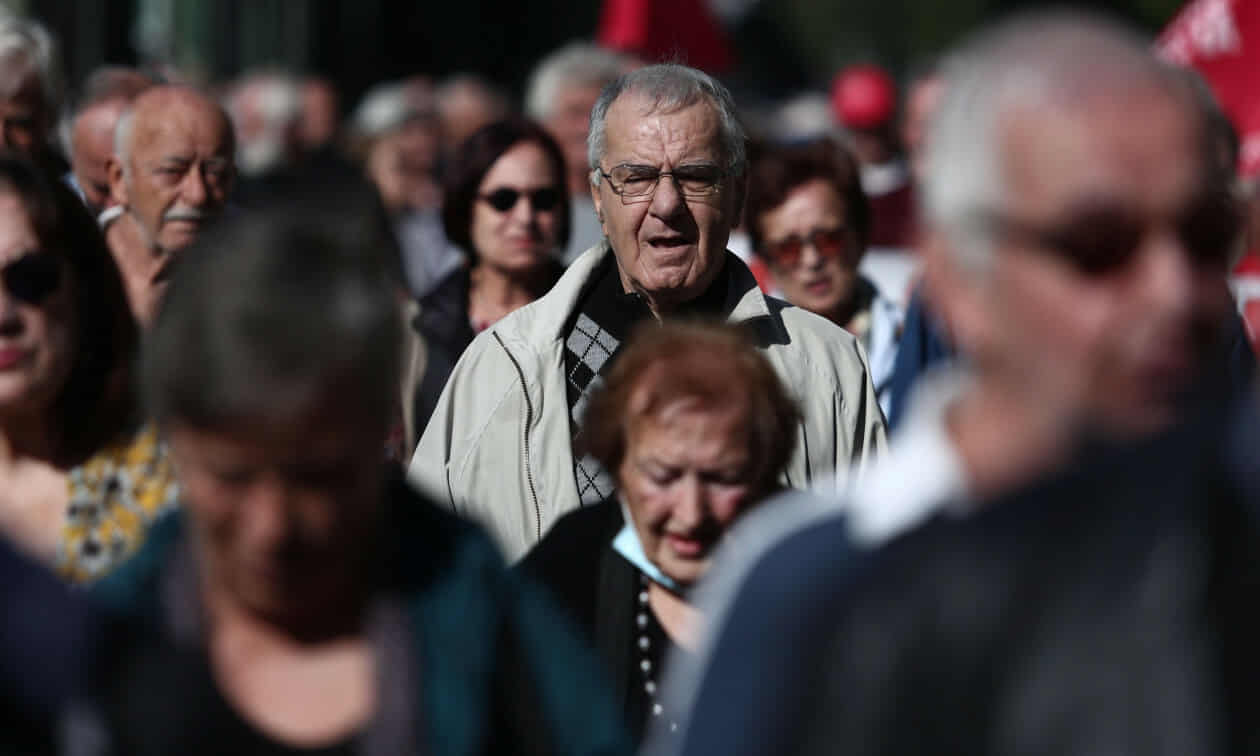 Αναδρομικά - Συντάξεις: Τι ώρα μπαίνουν σήμερα στους Συνταξιούχους, τι ανακοινώθnκε