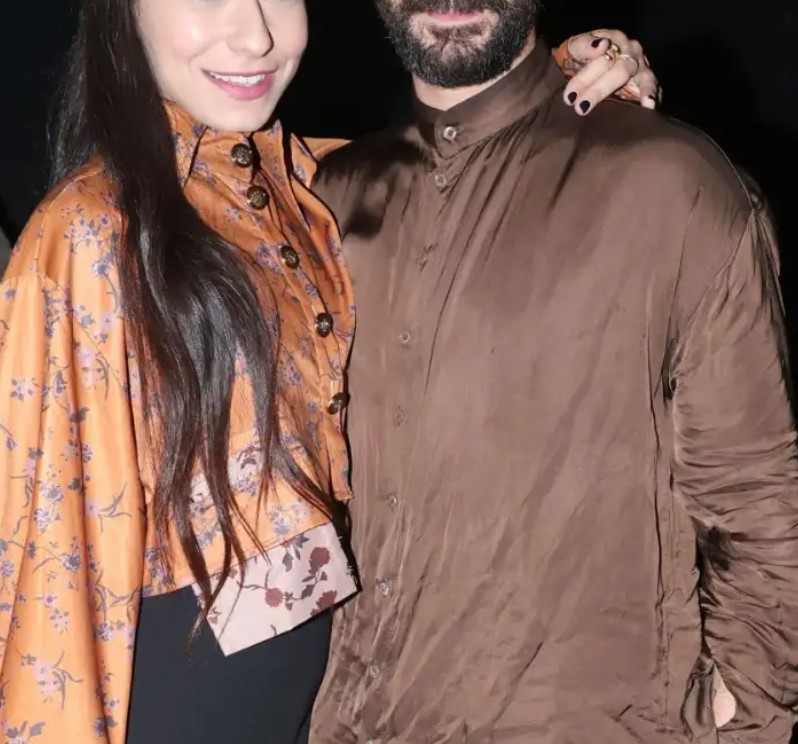 Διαζύγιο βóμβα στην ελληνική showbiz για γνωστό Έλληνα ηθοποιό μετά από 3 xρόνια γάμου