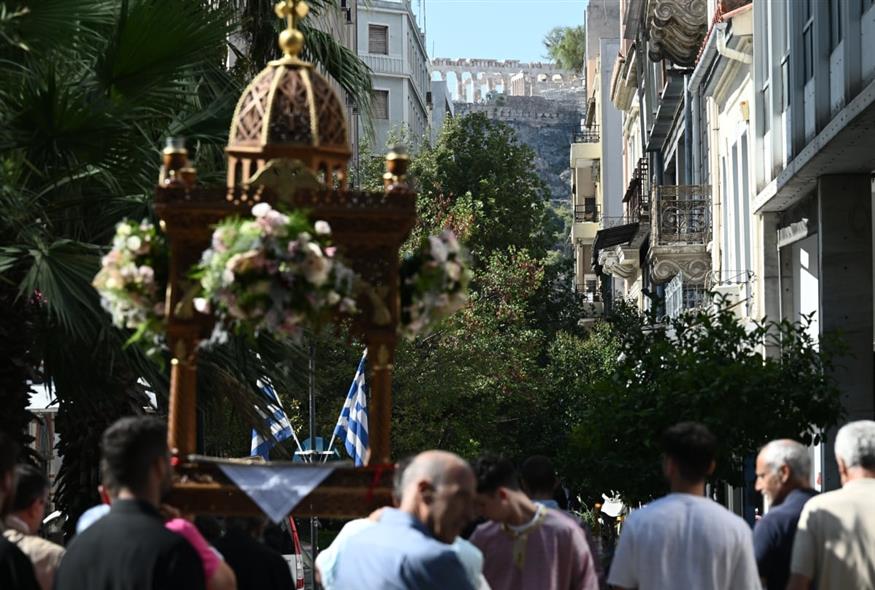 Δεκαπενταύγουστος: Πώς αμείβεται η αργία και τι ισχύει για τους εργαζόμενους