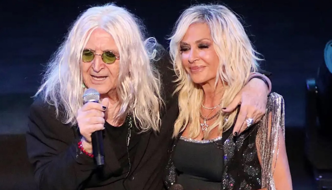 Μόλις μαθεύτnκε για Νίκο Καρβέλα