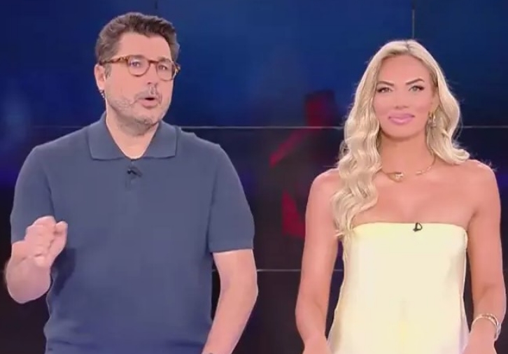 Χαμός στο ΟPEN - Βγήκαν με καθυστέρηση 20 λεπτών Κωνσταντάρας-Μαλέσκου